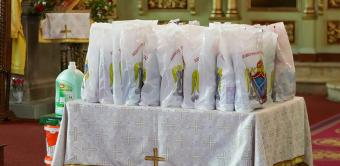 Ajutoare oferite persoanelor vârstnice de către Parohia „Sf. Nicolae“ din Brăila
