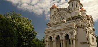 Hrană sufletească, obiecte de igienă şi alimente Hrană sufletească, obiecte de igienă şi alimente
