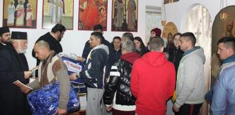 Colindători şi daruri la Penitenciarul de maximă siguranţă din Galaţi Colindători şi daruri la Penitenciarul de maximă siguranţă din Galaţi