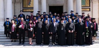 Cursul festiv al studenţilor şi masteranzilor teologi gălăţeni şi început de pelerinaj pentru studenţii din cadrul Universităţii Vârstei a Treia din Galaţi Cursul festiv al studenţilor şi masteranzilor teologi gălăţeni şi început de pelerinaj pentru studenţii din cadrul Universităţii Vârstei a Treia din Galaţi