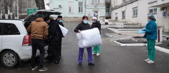 Daruri pentru Maternitatea „Buna Vestire“ din Galați și pentru vârstnicii nevoiaşi Daruri pentru Maternitatea „Buna Vestire“ din Galați și pentru vârstnicii nevoiaşi