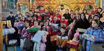 Sfântul Nicolae a ajuns și la copiii din localitatea Vameș