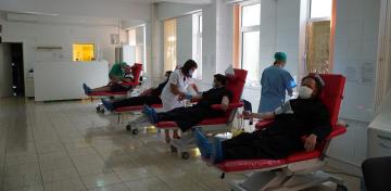 Preoţii şi credincioşii gălăţeni au desfăşurat o nouă acţiune de donare de sânge Preoţii şi credincioşii gălăţeni au desfăşurat o nouă acţiune de donare de sânge