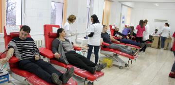 Continuă campanie de donare de sânge din Arhiepiscopia Dunării de Jos Continuă campanie de donare de sânge din Arhiepiscopia Dunării de Jos