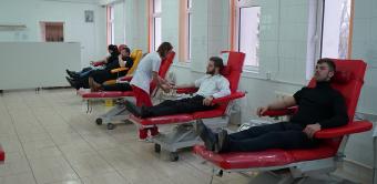 Elevi seminarişti, preoţi şi credincioşi gălăţeni au donat sânge pentru semenii bolnavi