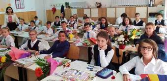 Seminarul Teologic „Sfântul Apostol Andrei“ din Galaţi şi-a deschis porţile la început de nou an şcolar Seminarul Teologic „Sfântul Apostol Andrei“ din Galaţi şi-a deschis porţile la început de nou an şcolar