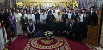 Revedere după trei decenii la Seminarul Teologic „Sf. Andrei“ din Galaţi Revedere după trei decenii la Seminarul Teologic „Sf. Andrei“ din Galaţi