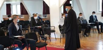 Elevii Seminarului Teologic „Sf. Andrei“ din Galaţi au început pregătirile pentru examenele naţionale Elevii Seminarului Teologic „Sf. Andrei“ din Galaţi au început pregătirile pentru examenele naţionale