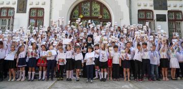 Serbare de sfârşit de an pentru clasele primare de la Seminarul Teologic „Sfântul Apostol Andrei“ din Galaţi