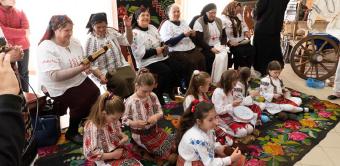Şezătoarea „Tradiţii şi obiceiuri în satul movilean“ Şezătoarea „Tradiţii şi obiceiuri în satul movilean“