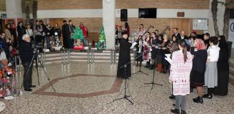 Colindători din cadrul Facultăţii de Istorie, Filosofie şi Teologie din Galaţi Colindători din cadrul Facultăţii de Istorie, Filosofie şi Teologie din Galaţi