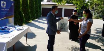Praznicul Înălţării Sfintei Cruci la Catedrala Arhiepiscopală din Galaţi şi daruri la început de an şcolar Praznicul Înălţării Sfintei Cruci la Catedrala Arhiepiscopală din Galaţi şi daruri la început de an şcolar