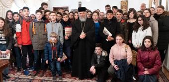 Ierarhul Dunării de Jos a primit la Centrul eparhial vizita elevilor de la Şcoala nr. 26 din Galaţi Ierarhul Dunării de Jos a primit la Centrul eparhial vizita elevilor de la Şcoala nr. 26 din Galaţi