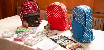 Solidaritate cu părinţii şi elevii cu situaţie materială precară la începerea noului an şcolar Solidaritate cu părinţii şi elevii cu situaţie materială precară la începerea noului an şcolar
