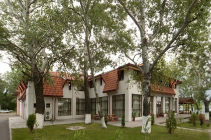 Aşezământul socio-medical „Sf. M. Mc. Pantelimon“, Lacu Sărat, judeţul Brăila – fotografia 7