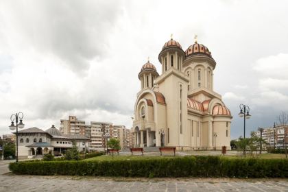 Centrul social-filantropic „Sfântul Nicolae şi Sfântul Vasile cel Mare“, Brăila – fotografia 1
