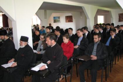 Simpozion „Personalitatea Episcopului Melchisedec Ştefănescu şi rolul său în dobândirea autocefaliei Bisericii Ortodoxe Române” – la Galaţi – fotografia 1