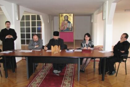 Simpozion „Personalitatea Episcopului Melchisedec Ştefănescu şi rolul său în dobândirea autocefaliei Bisericii Ortodoxe Române” – la Galaţi – fotografia 3