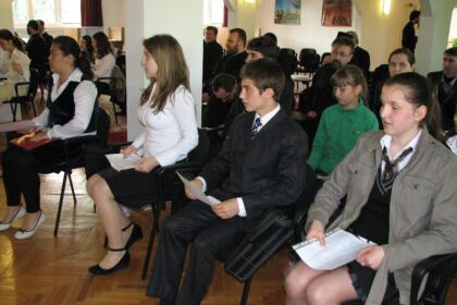 Concursul naţional de oratorie „Crezul meu”, etapa eparhială, în Arhiepiscopia Dunării de Jos – fotografia 2