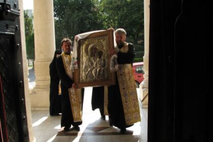 Copii şi tinerii în căutarea lui Hristos – fotografia 1