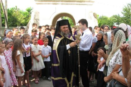 Copii şi tinerii în căutarea lui Hristos – fotografia 6