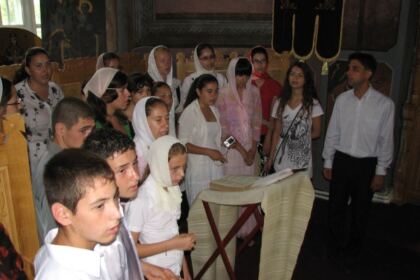Copii şi tinerii în căutarea lui Hristos – fotografia 8