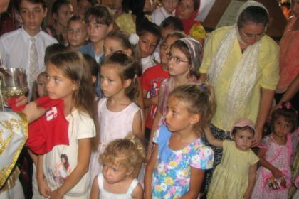 Copii şi tinerii în căutarea lui Hristos – fotografia 12