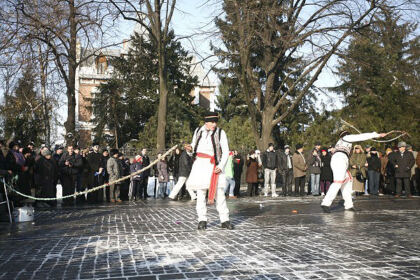 Festivalului de datini şi obiceiuri la Naşterea Domnului şi Anul Nou „Tudor Pamfile” (Ediţia a XXI-a) – fotografia 12