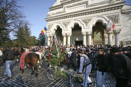 Festivalului de datini şi obiceiuri la Naşterea Domnului şi Anul Nou „Tudor Pamfile” (Ediţia a XXI-a) – fotografia 16