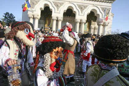 Festivalului de datini şi obiceiuri la Naşterea Domnului şi Anul Nou „Tudor Pamfile” (Ediţia a XXI-a) – fotografia 19