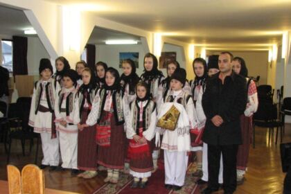 Înaltpreasfinţitul Părinte Casian colindat la reşedinţa arhiepiscopală – fotografia 2