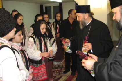 Înaltpreasfinţitul Părinte Casian colindat la reşedinţa arhiepiscopală – fotografia 5
