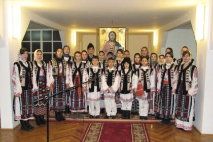 Înaltpreasfinţitul Părinte Casian colindat la reşedinţa arhiepiscopală – fotografia 9