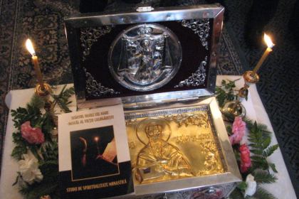 Aşezământul filantropic eparhial “Sfântului Vasile cel Mare” din Galaţi şi-a serbat ocrotitorul spiritual – fotografia 11