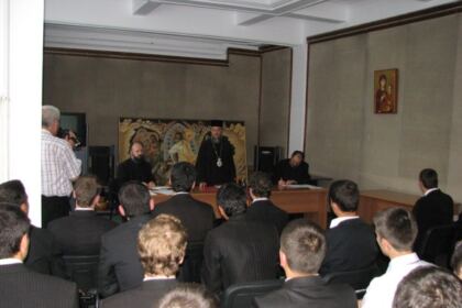 Arhiereasca binecuvântare pentru inscrierea la Facultate – fotografia 1