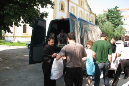 Ajutoare pentru sinistraţii din judeţele Bacău, Suceava şi Botoşani – fotografia 2