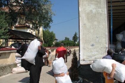 Ajutoare pentru sinistraţii din judeţele Bacău, Suceava şi Botoşani – fotografia 3