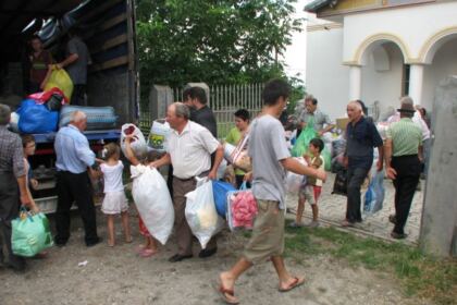 Ajutoare pentru sinistraţii din judeţele Bacău, Suceava şi Botoşani – fotografia 14
