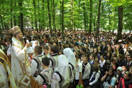 Festivalul tinerilor la Mănăstirea Buciumeni, în ziua Sfintei Treimi – fotografia 4