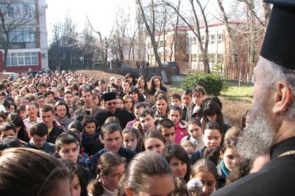 La Galaţi şi Brăila s-au desfăşurat fazele judeţene ale Olimpiadei de Religie – fotografia 1