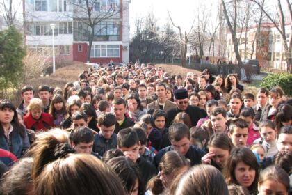 La Galaţi şi Brăila s-au desfăşurat fazele judeţene ale Olimpiadei de Religie – fotografia 2