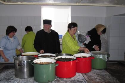 Activităţi social filantropice la Spitalul din localitatea Găneşti, jud. Galaţi – fotografia 3