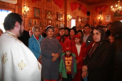 Activităţi social filantropice, la Duminica Sfintei Cruci, în Arhiepiscopia Dunării de Jos – fotografia 2
