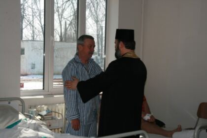 Activităţi social filantropice, la Duminica Sfintei Cruci, în Arhiepiscopia Dunării de Jos – fotografia 9