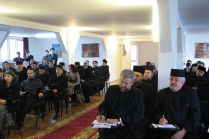 Curs despre tradiţii şi obiceiuri creştine de Florii şi de Sfintele Paşti, la Centrul Eparhial al Arhiepiscopiei Dunării de Jos – fotografia 4