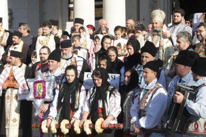 Festivalul de datini şi obiceiuri la Naşterea Domnului şi Anul Nou „Tudor Pamfile” – fotografia 5