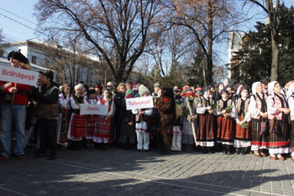 Festivalul de datini şi obiceiuri la Naşterea Domnului şi Anul Nou „Tudor Pamfile” – fotografia 9