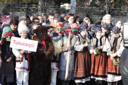 Festivalul de datini şi obiceiuri la Naşterea Domnului şi Anul Nou „Tudor Pamfile” – fotografia 10