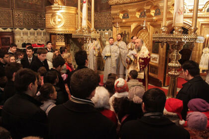 Copiii la liturghie în ziua Sfântului Igantie Teoforul – fotografia 2