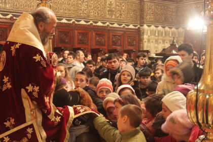 Copiii la liturghie în ziua Sfântului Igantie Teoforul – fotografia 8